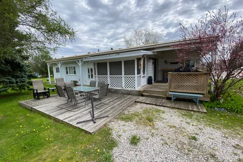6 Turnbull's Grove Road, ON N0M 1N0