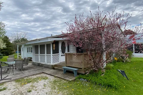 6 Turnbull's Grove Road, ON N0M 1N0