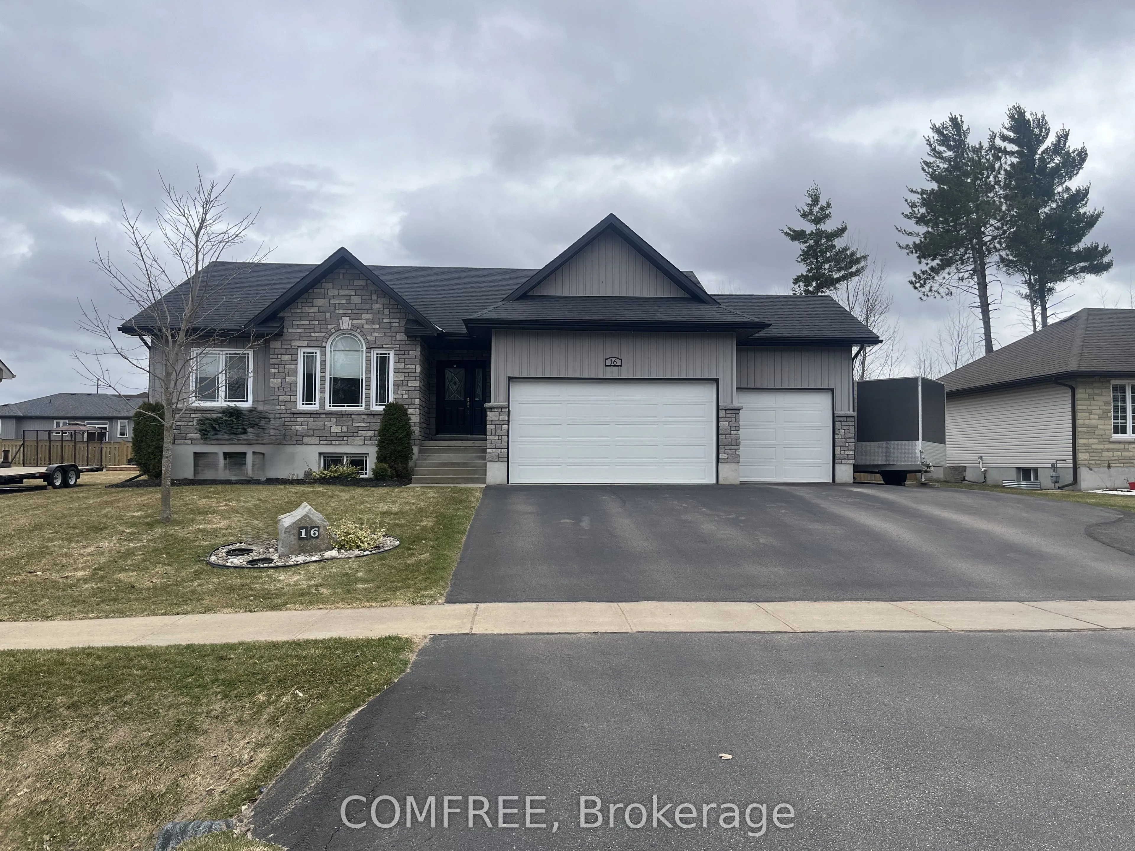 16 Nick Street, ON K8H 0C2