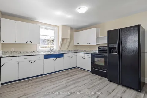 31-33 Wellington Street, ON K6V 1N9