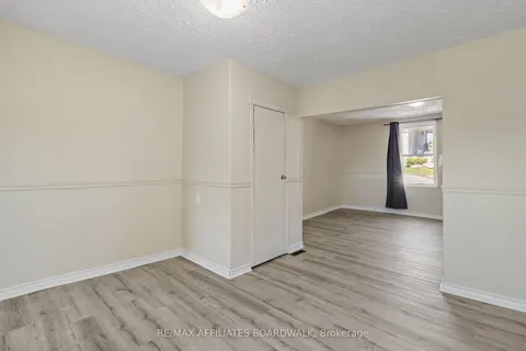 31-33 Wellington Street, ON K6V 1N9