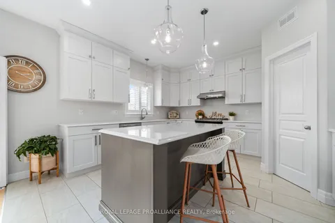 73 Hummingbird Drive, ON K8N 0H2