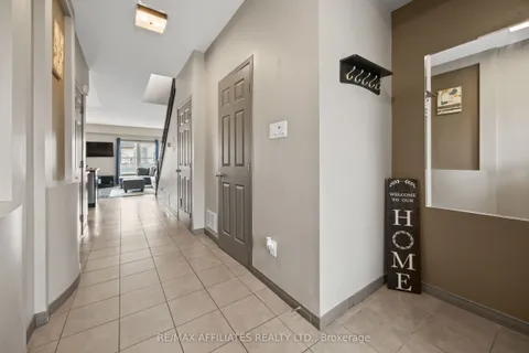 60 Hackberry Trail, ON K7C 0B1