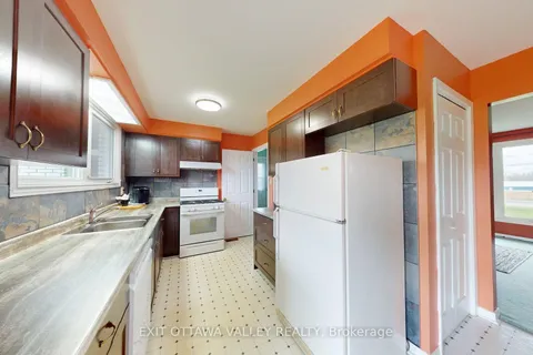 2297 Beachburg Road, ON K0J 1C0