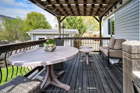 926 Bluffwood Avenue, ON K7K 7K4