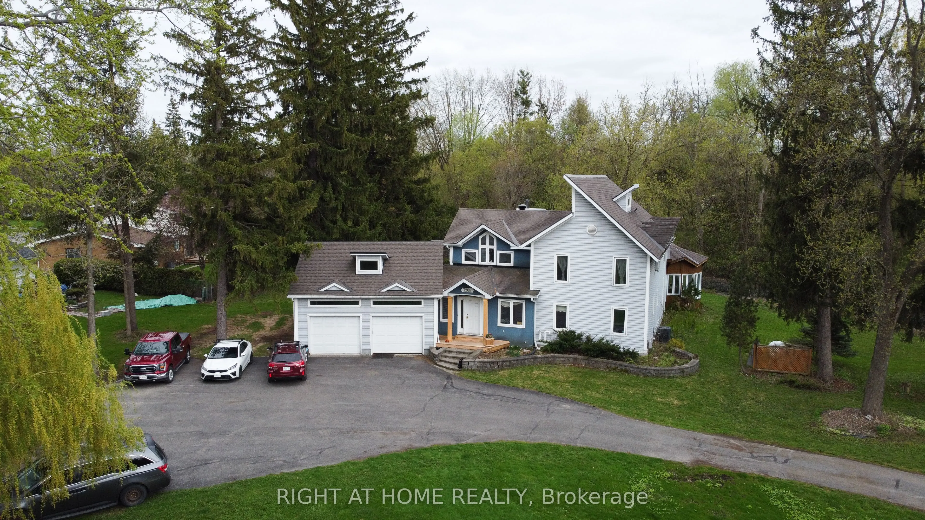 3208 Richmond Road, ON K2H 5B6