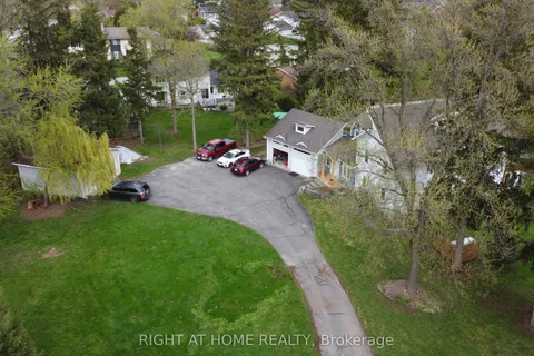 3208 Richmond Road, ON K2H 5B6