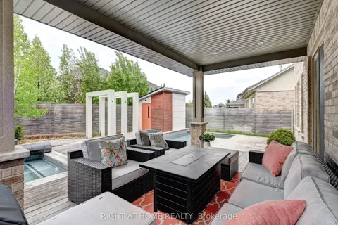 320 Deerfoot Trail, ON N2K 0B4