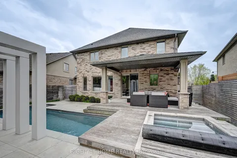 320 Deerfoot Trail, ON N2K 0B4