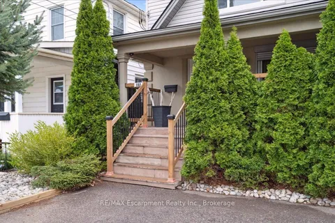 152 York Street, ON L2R 6E7