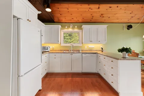 300-302 Isobel Lane, ON K7H 3C5