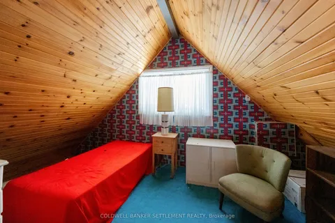 300-302 Isobel Lane, ON K7H 3C5