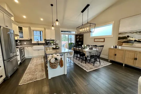 10 Woodstream Drive, ON P1H 0B7