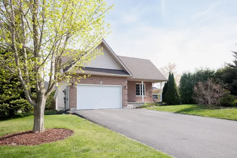4 Champlain Boulevard, ON K9V 0H9