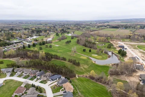 6 Glen Abbey Court, ON N4L 1Y4
