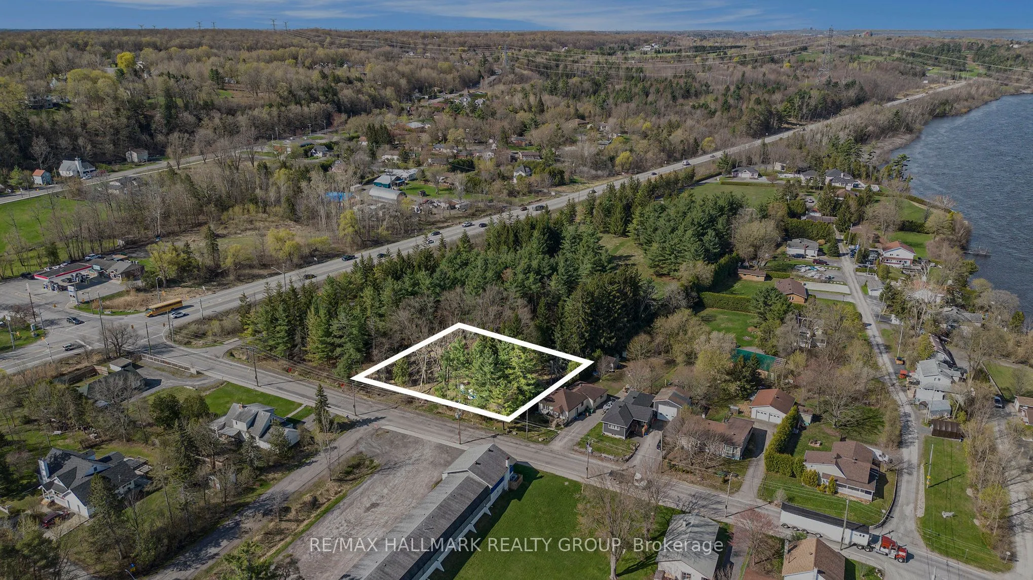 942 Cameron Street, ON K4C 1C6