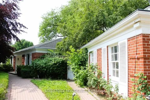 1517 Gloucester Road, ON N6H 2S5