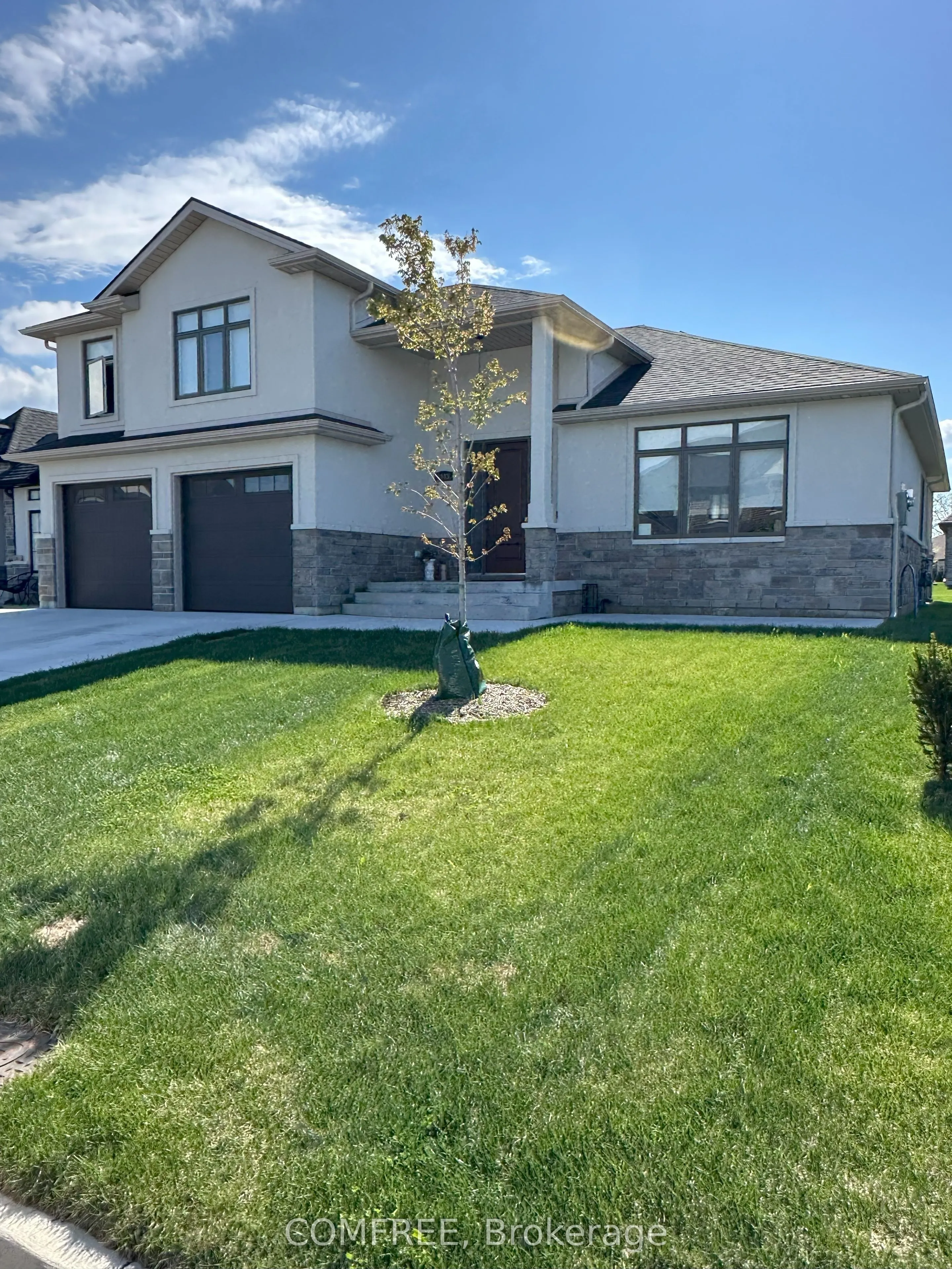 1343 Clearwater Avenue, ON N8P 0E9