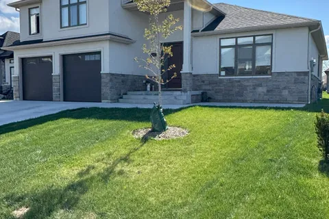 1343 Clearwater Avenue, ON N8P 0E9