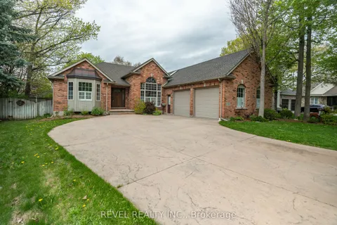 632 Bayhampton Crescent, ON N2K 3N9
