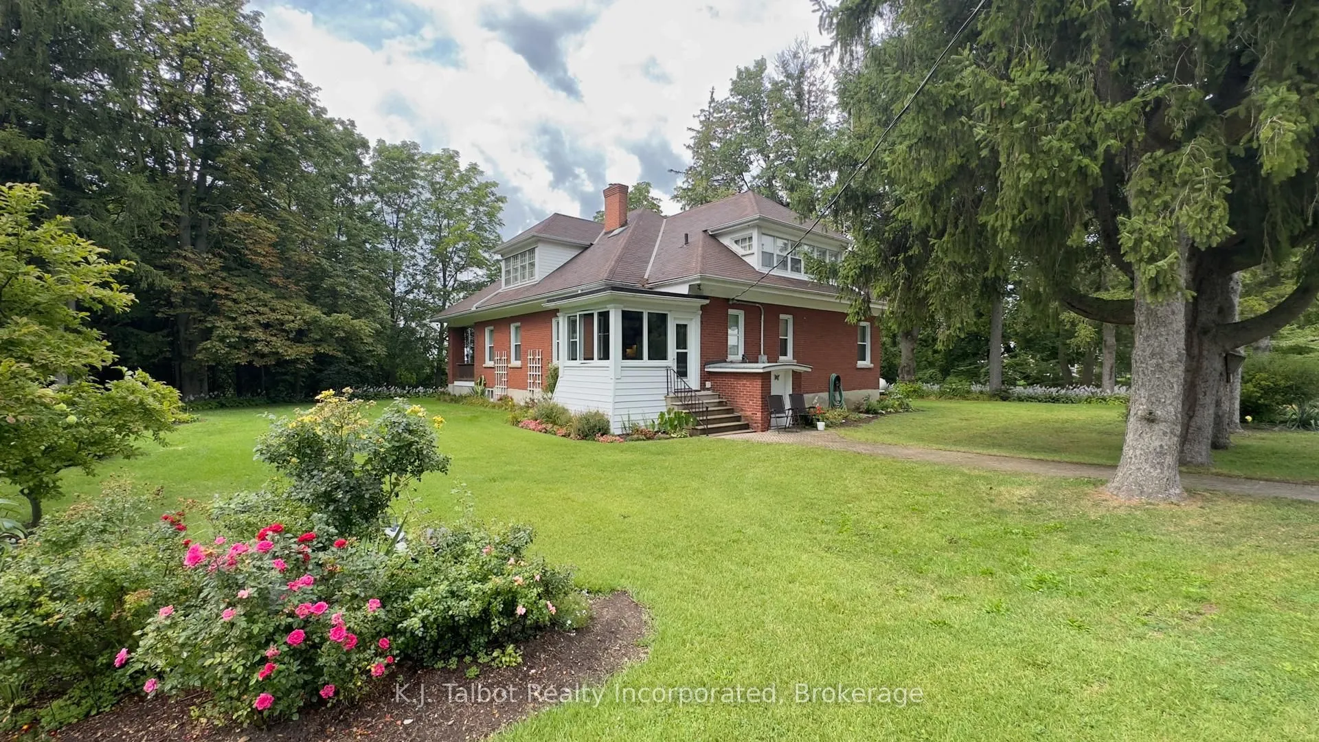 81258-D Bissetts Hill, ON N7A 3Y1