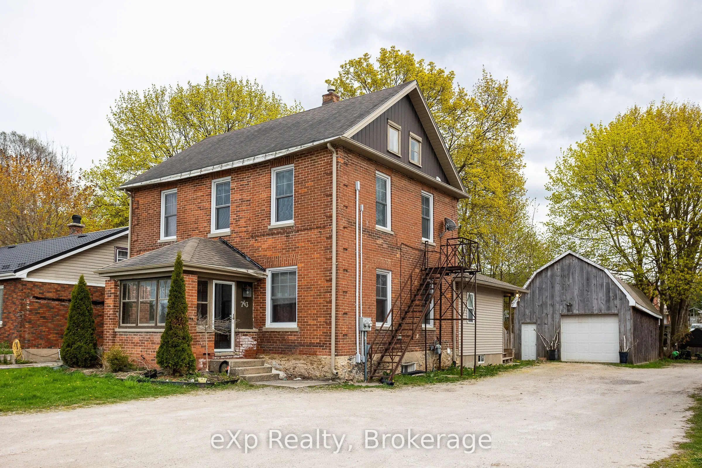 743 10th Street, ON N4K 1T2