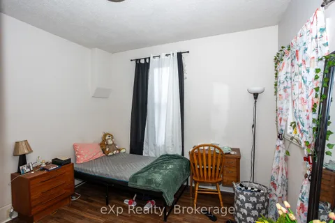 743 10th Street, ON N4K 1T2