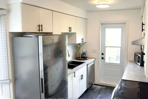 449 Burnham Manor Court, ON K9A 5B9