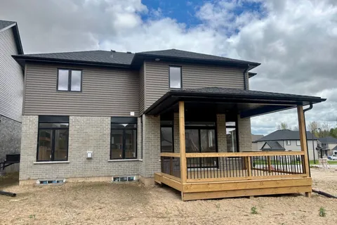 100 GRAYDON Drive, ON N0J 1N0