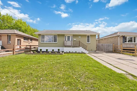 993 Wellington Street, ON N7S 1E2