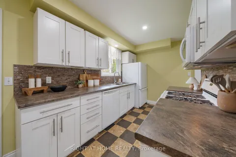 46 St George Street, ON K9V 1M7