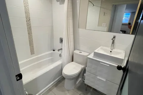 10 Sherbrooke Avenue, ON K1Y 1R7