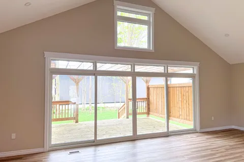 52 Queen Street, ON N0G 1H0