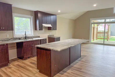 52 Queen Street, ON N0G 1H0