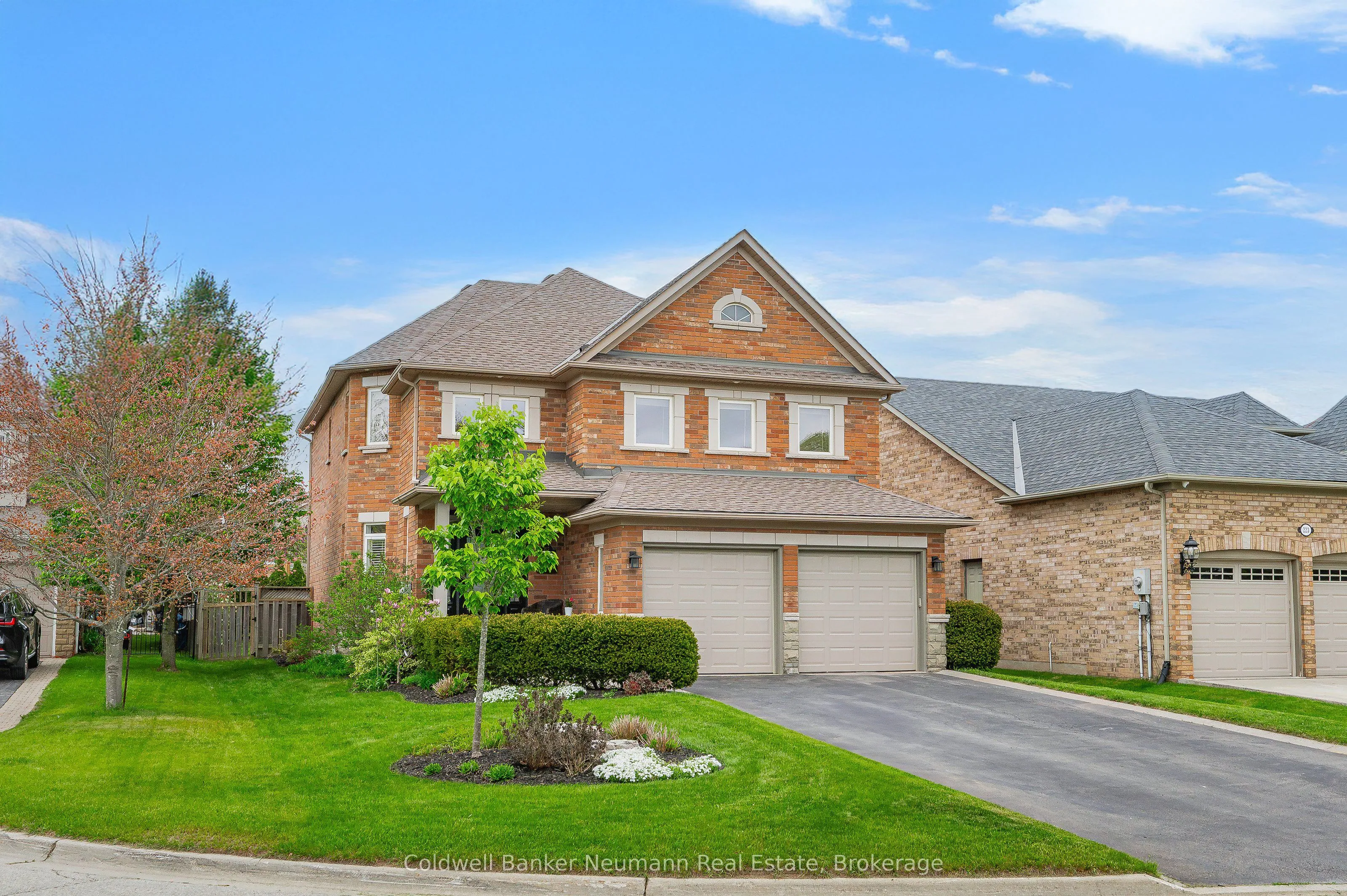 227 Valmont Court, ON L9G 5A1