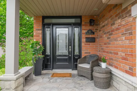 227 Valmont Court, ON L9G 5A1