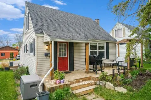 11 Mckenzie Avenue, ON K7A 3G4