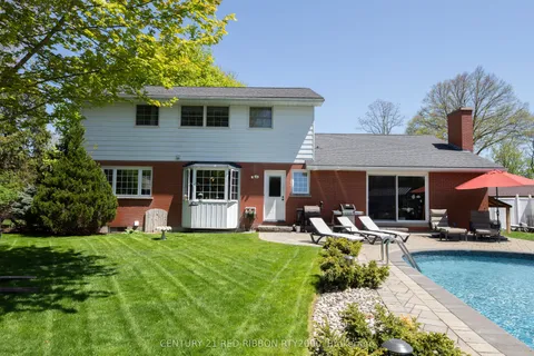 218 Riverview Drive, ON N7G 2G3