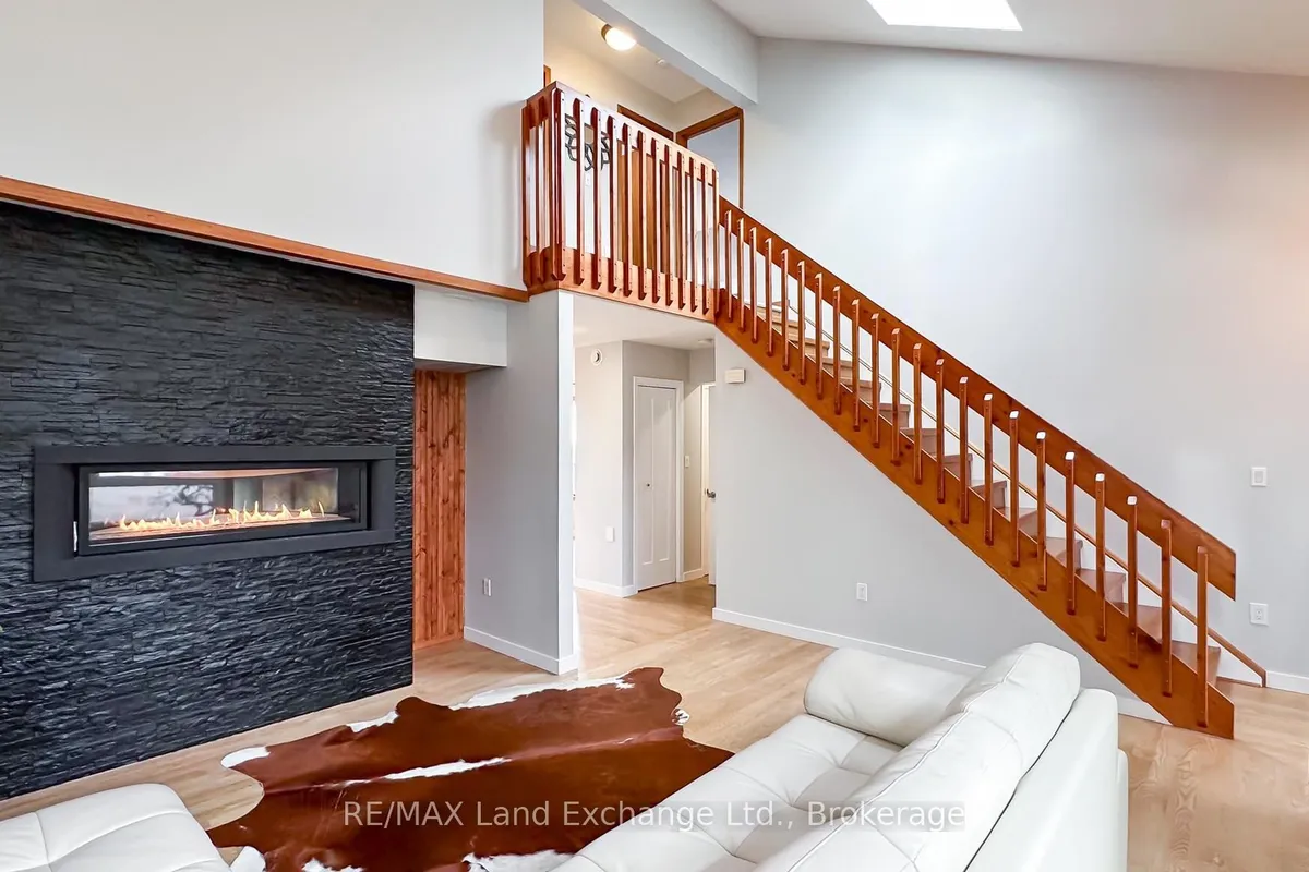 222 Penetangore Row, ON N2Z 2P6