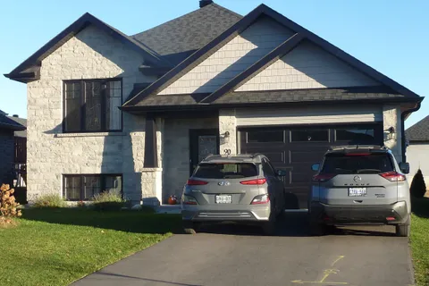 90 Cameron Crescent, ON K6K 0B7