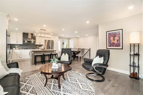 673 La Verendrye Drive, ON K1J 7X5