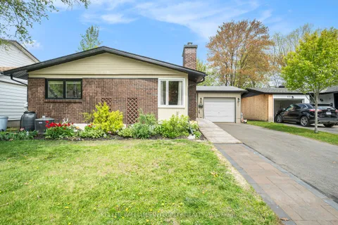 673 La Verendrye Drive, ON K1J 7X5