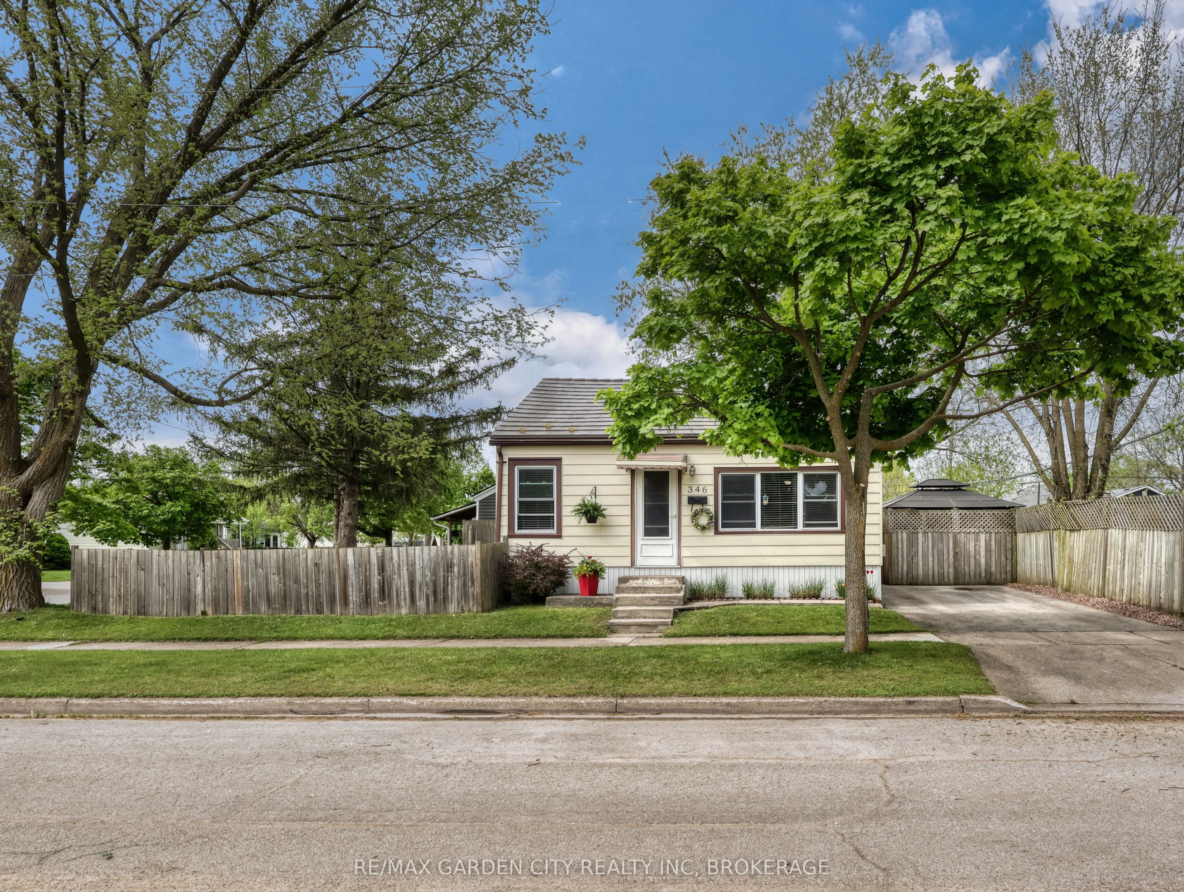 346 FLEET Street, ON L3B 4X3