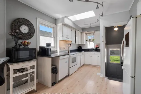 11 Edward Avenue, ON L2N 1K1