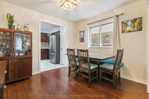 8 Lochern Road, ON N5Z 4L6