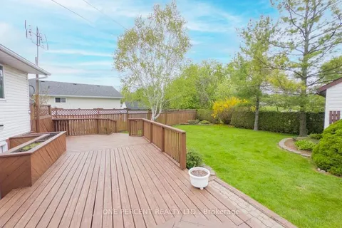 25 Loraine Avenue, Quinte West, ON K8V 6M1