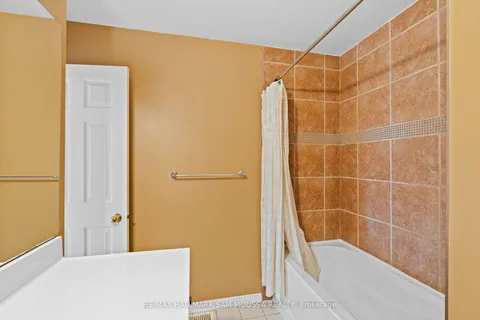11 Highmont Court, ON K2T 1B3