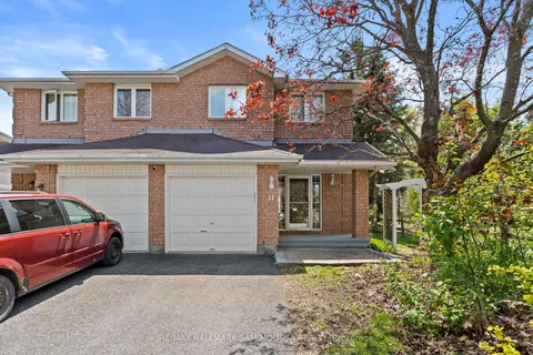 11 Highmont Court, ON K2T 1B3