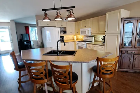 460 Richard Crescent, ON N7G 3P4