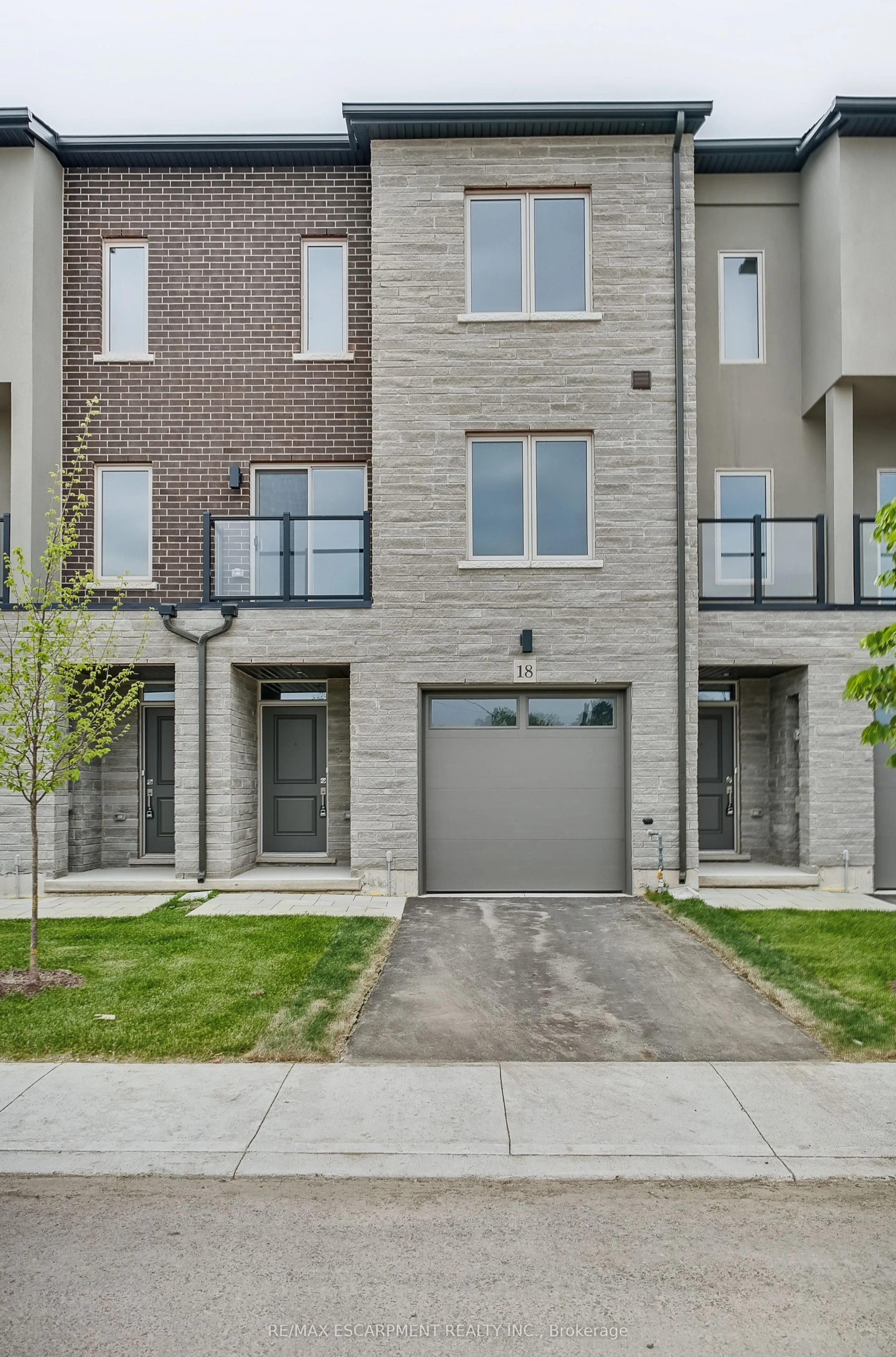 18 Clear Valley Lane, ON L0R 1W0